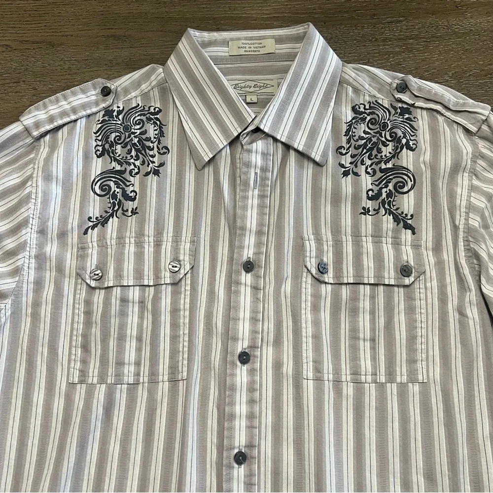 Eighty Eight Y2K Men's Gray Striped Button Down Shirt with Crest design size L - Picture 3 of 11